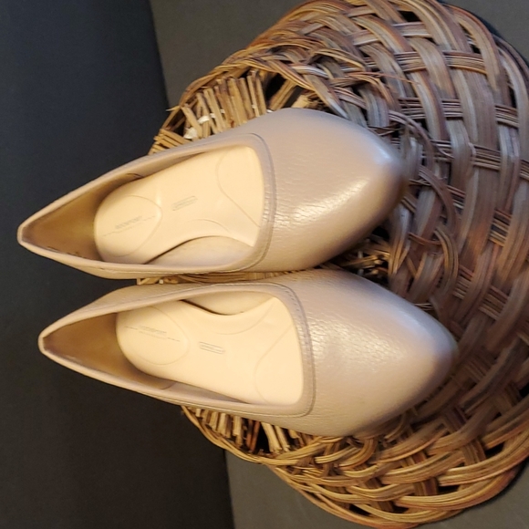 ROCKPORT Walkability Tan Adiprene WOMEN’S CONFORTABLE FLATS Sz7 - Picture 3 of 9